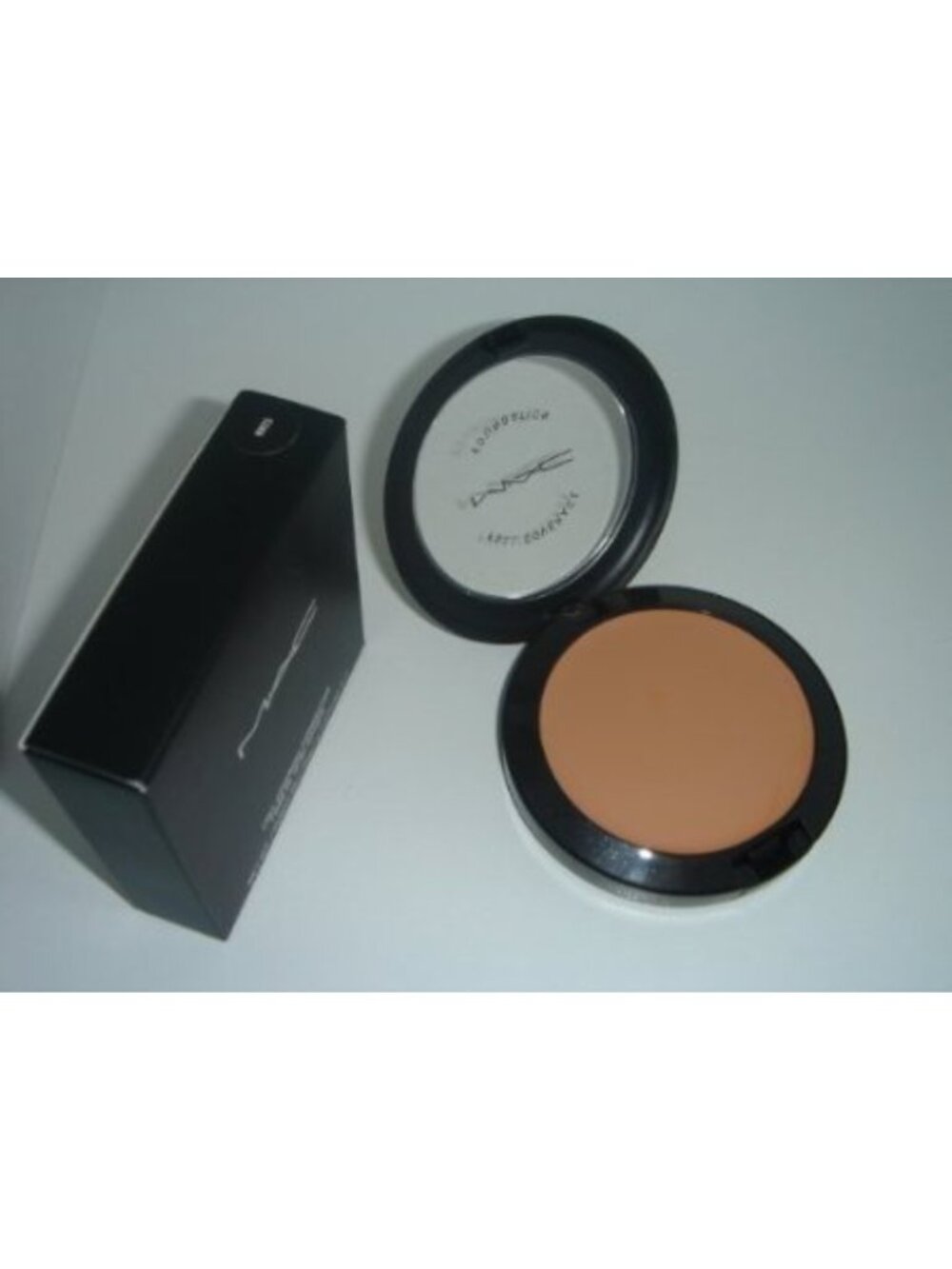 Full Coverage Liquid Foundation NW25 - Long-Lasting, Flawless Finish, New!